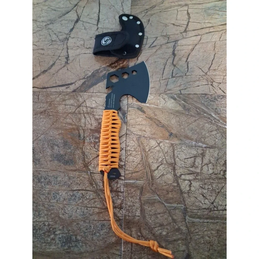Ultimate Survival Technologies ParaHatchet FS, Orange